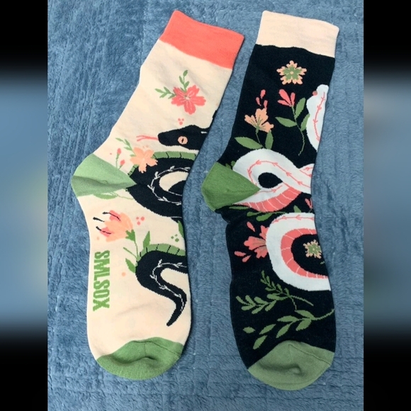 Multicolored mismatched Asian style snake and flowers womens socks - Picture 1 of 4
